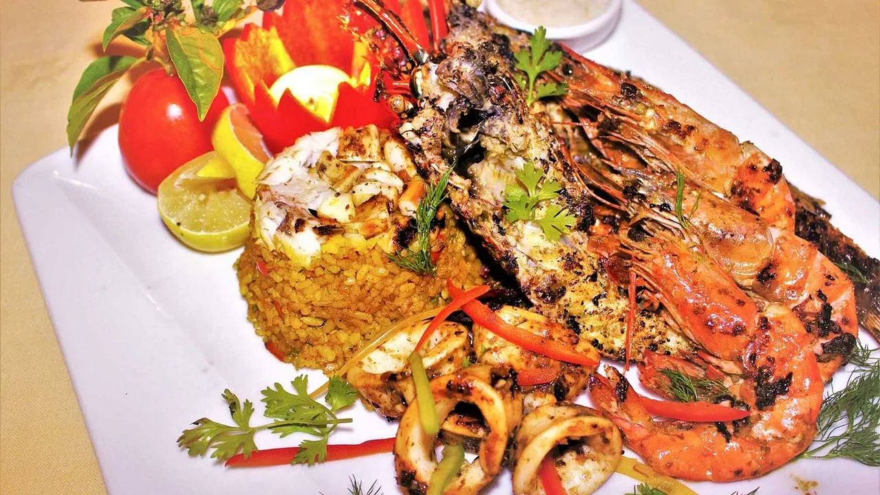 الفندق روحانو بيتش ريزورت - القصير